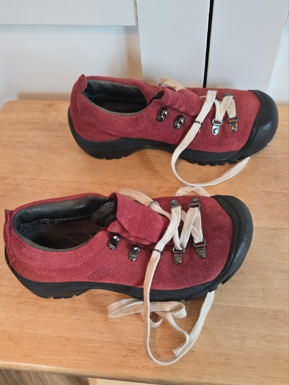 Keen Burgundy Suede Lace-Up Sneakers with Black Toe Caps - Picture 6 of 10